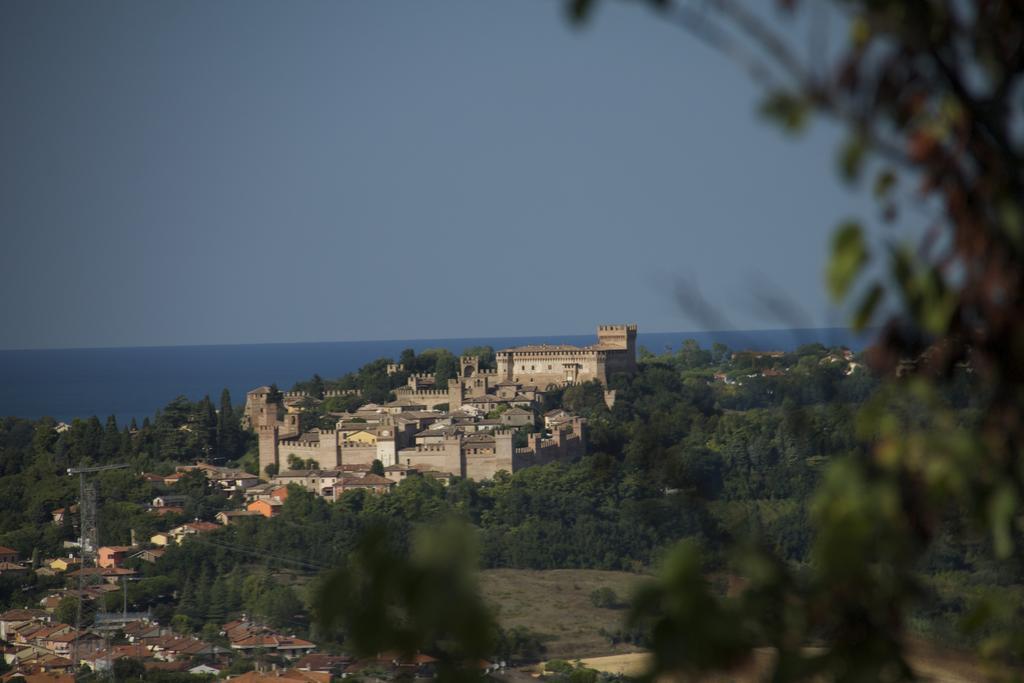 Cubo Con Vista Gradara Quarto foto
